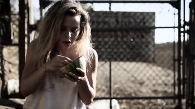 Homeless teen with big ass fucked by a dirty stranger after he helped her
