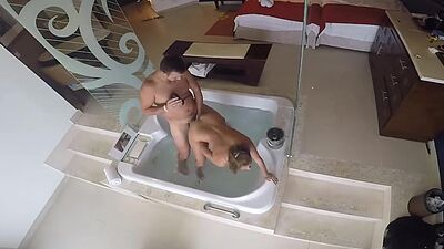 Urlaubs sex bathroom hot abenteuer p2