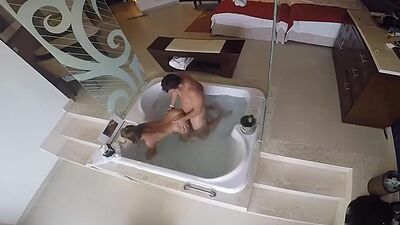 Urlaubs sex bathroom hot abenteuer p2