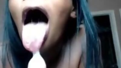 Hot Sexy Ebony masturbating