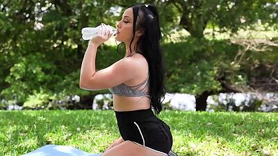 Peter stretched MILF Jennifer's pussy lips for a nice clit playing