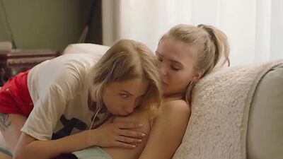 Elina De Lion and Anna Di Playing a Lesbian Game