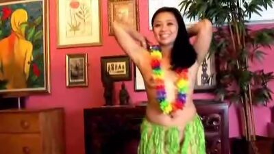 Gorgeous MILF shows you her sexy hawaiian hula dance and squirting pussy