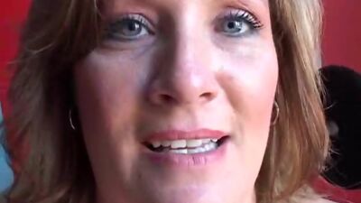 Beautiful chubby amateur MILF has some huge boobs and a fat juicy pussy