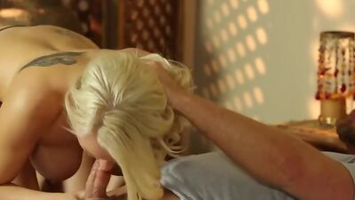 Guy fucked his sexy blonde client Kenzie Taylor after he massage her body