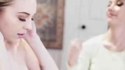 Lesbian college teens Jazmin and Lily enjoys massage and lesbo sex