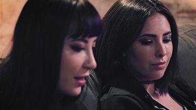 Casey  and Charlotte prove officer Jason wrong