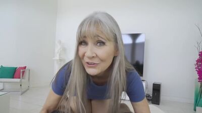 Gam Gam Leilani offers her pussy as Wrex rewards