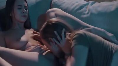 Flexible dyke seduces girlfriend with oralsex and fingering