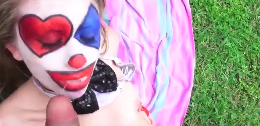 Sexy Clown Facial - Its.PORN - Super sexy clown gets picked up and fucked along the way