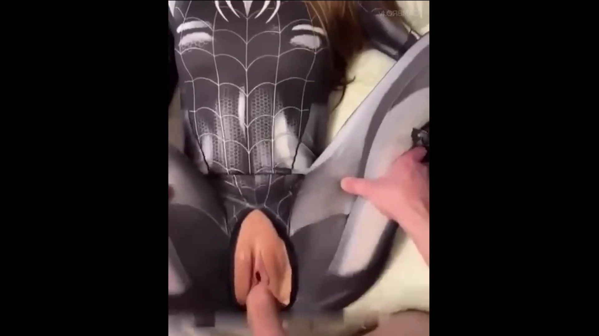 Sophie rain leak spider man